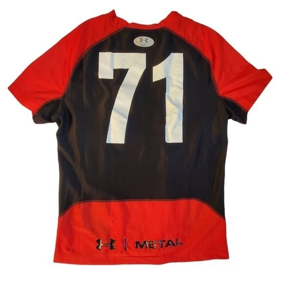 Under Armour Metal red black white 71 OL short sleeve top sz XL - Picture 2 of 11